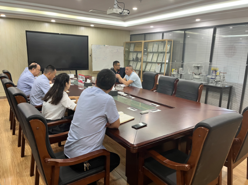 深化技術(shù)交流，共促產(chǎn)業(yè)發(fā)展 ——客戶蒞臨我司開(kāi)展鎳鉬提煉交流爐技術(shù)交流活動(dòng)