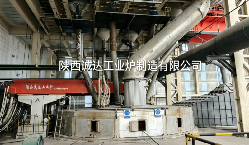 陜西誠達為新疆企業(yè)定制的中低碳錳鐵精煉爐順利開爐出鐵，獲客戶高度認可
